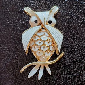 Vintage Gold Tone Owl White Enamel Brooch Lapel Pin